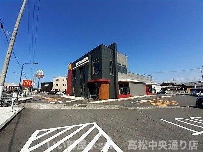 マクドナルド円座店さんまで2000m