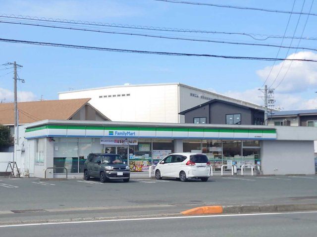 近くに施設あり