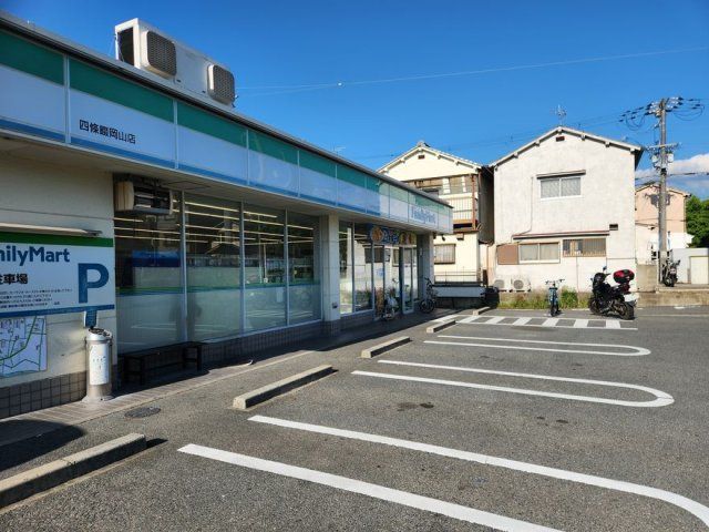 近くに施設あり