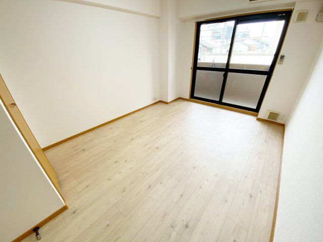 ベッドルーム