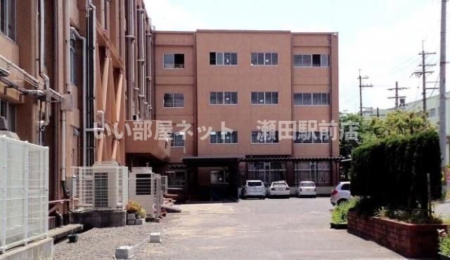 草津市立老上中学校（中学校）まで900m