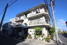 レーベンカワムラの外観画像