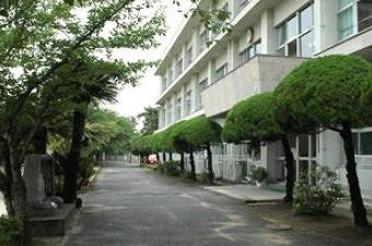 芦屋町立芦屋東小学校(320m)