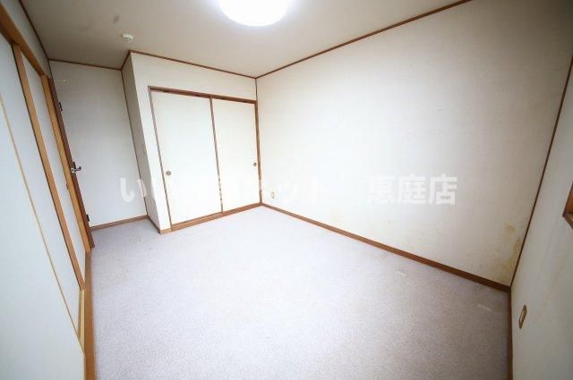 ベッドルーム