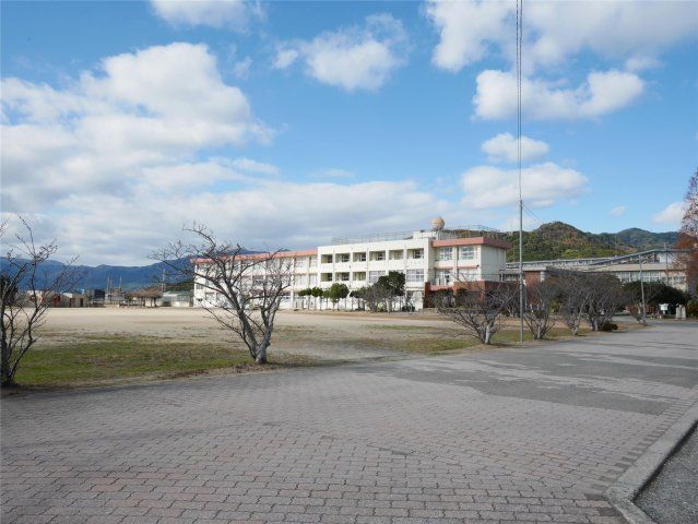 行橋北小学校(1210m)