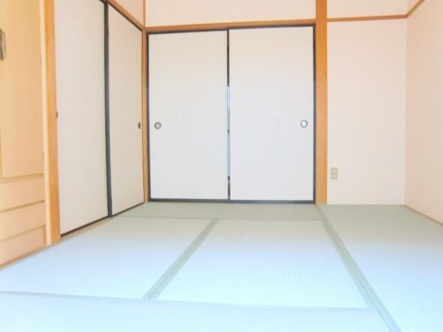 ベッドルーム