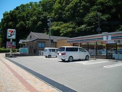 セブンイレブンまで700m