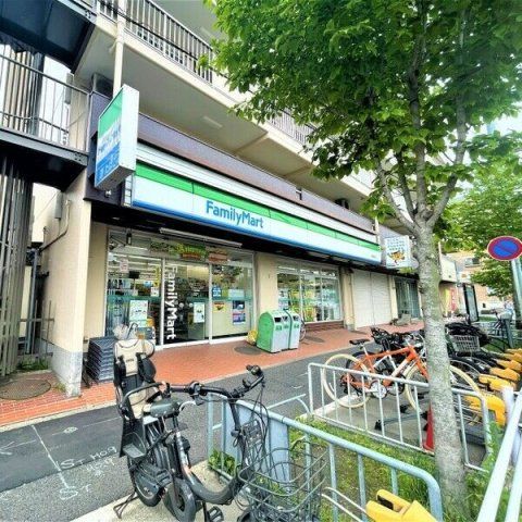 近くに施設あり