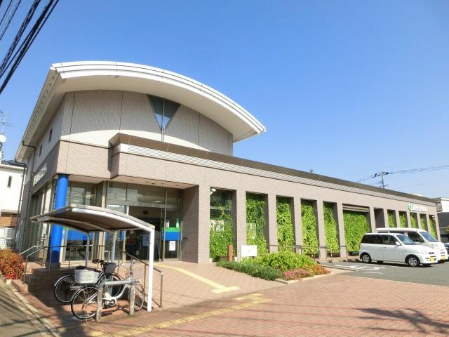 福岡ひびき信用金庫(1300m)