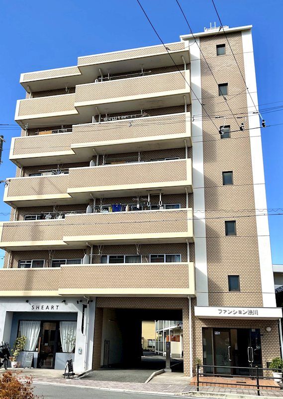 ファンション渋川の外観画像