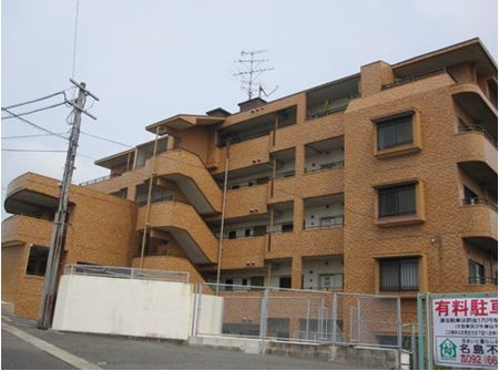 ライオンズマンション名島の外観画像