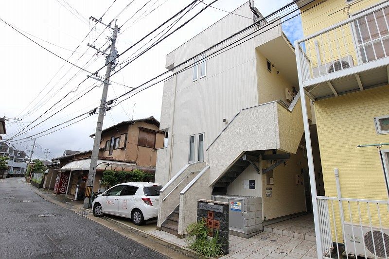CB和白オーシャンフォルムの外観画像