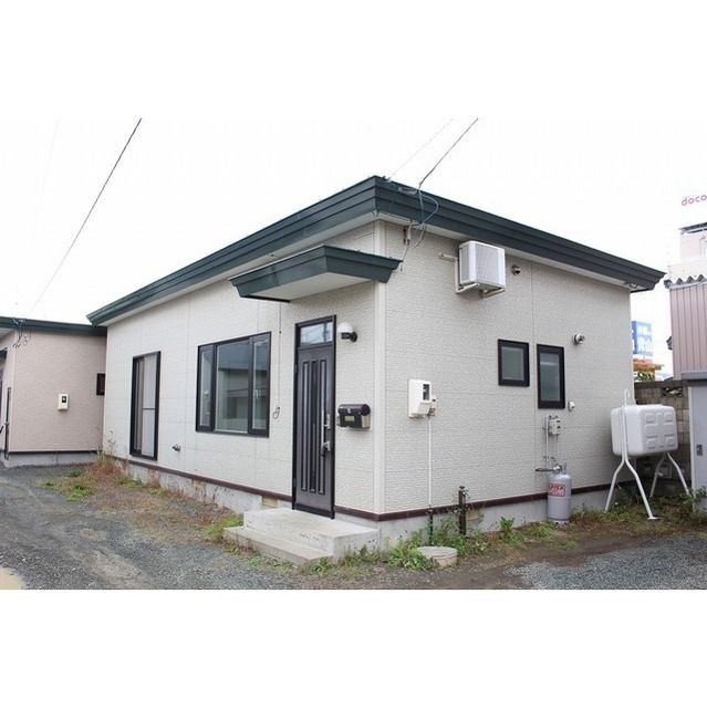 とん田西町226-23貸家(中)の外観画像