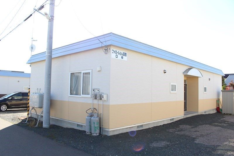 ファミールとん田西 D棟の外観画像