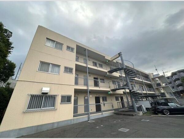 ロイヤルハイツ藤が丘の外観画像