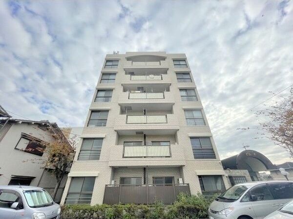 レジデンスピレーネの外観画像