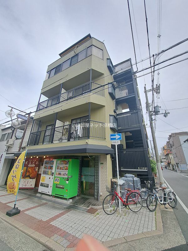 リビングマンションの外観画像