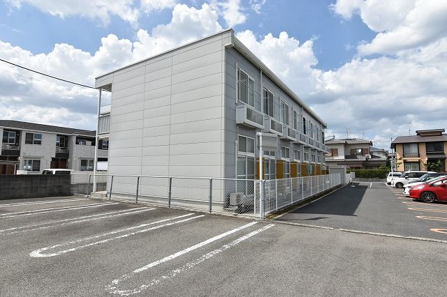 レオパレスナップロイヤルの外観画像