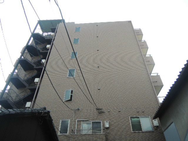 クイーンライフ勝山北の外観画像