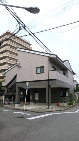 アズ・レイラの外観画像