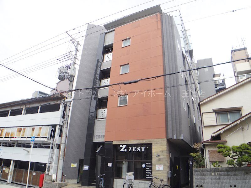 I-ZONEの外観画像