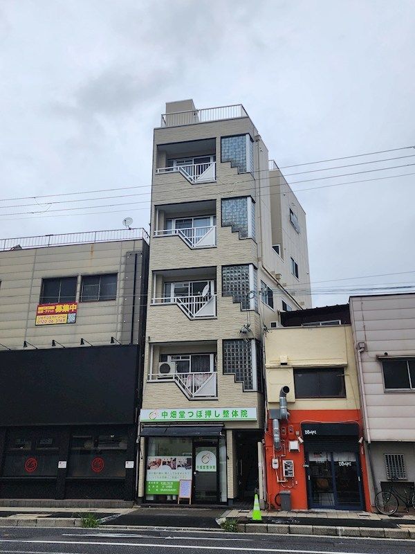 行旨ビルの外観画像