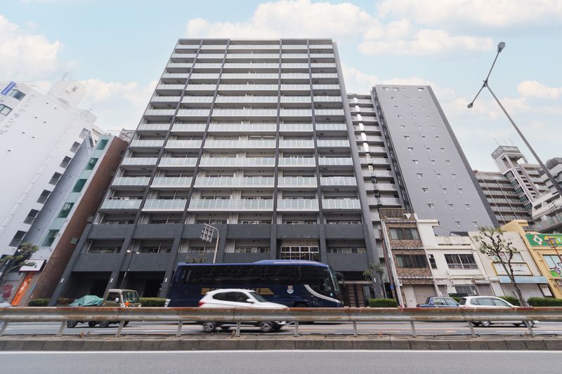 ウイズなんばの外観画像