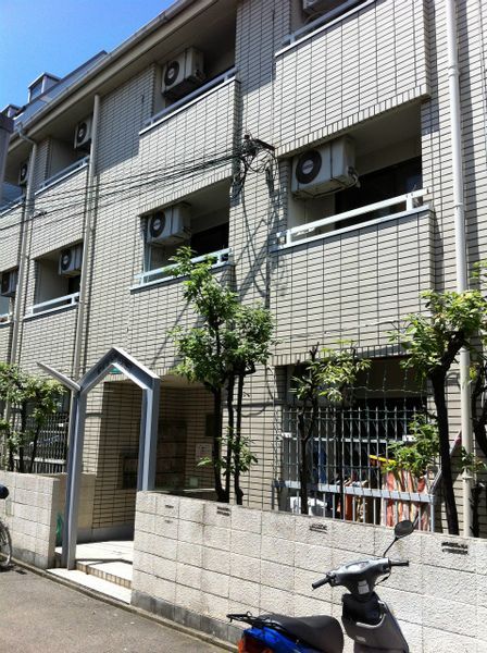 ロイヤルメゾン生野の外観画像