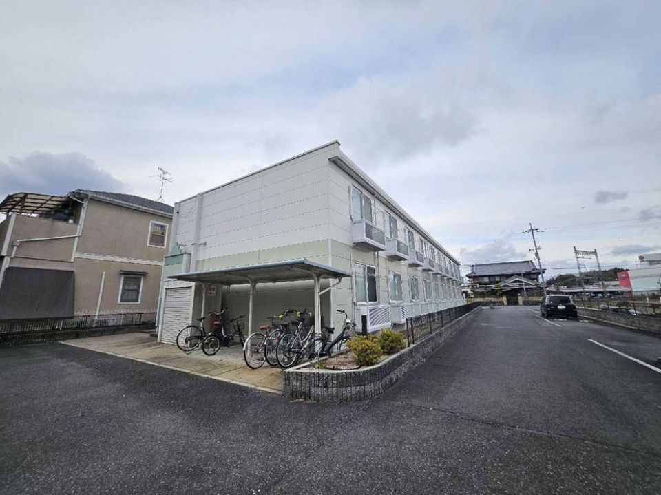 レオパレスクリオネの外観画像