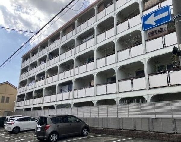 シャトーアストリアの外観画像