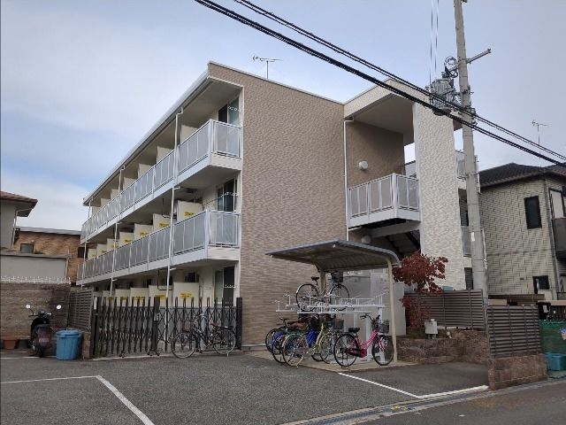 レオパレスシャンテ三国本町IIの外観画像
