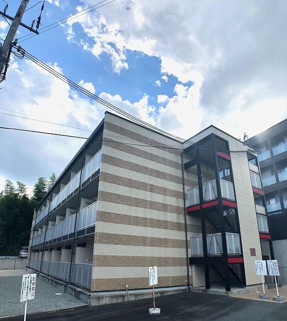 レオパレスサンコート学園前Bの外観画像