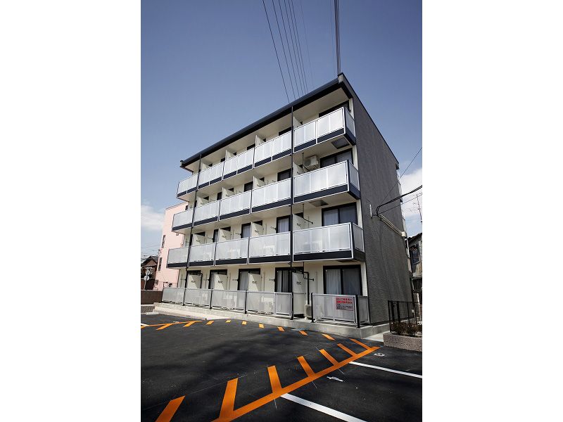 レオパレス高尾IIIの外観画像