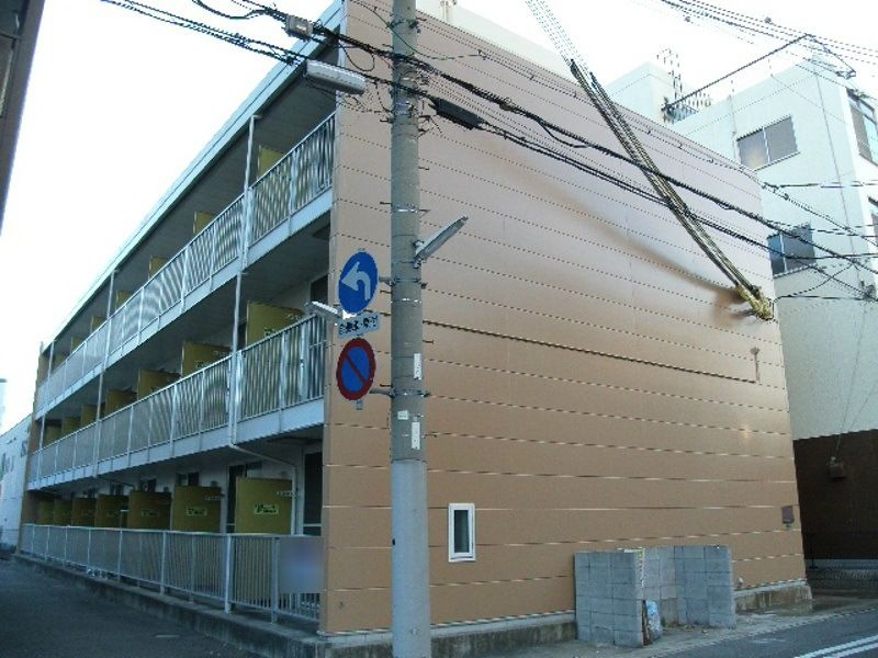 レオパレス島上の外観画像