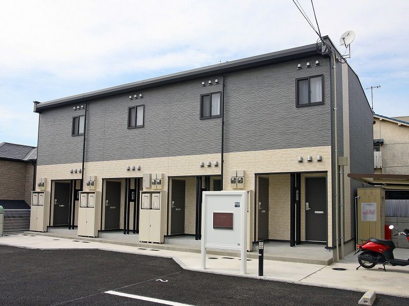 レオパレスシクラメンの外観画像