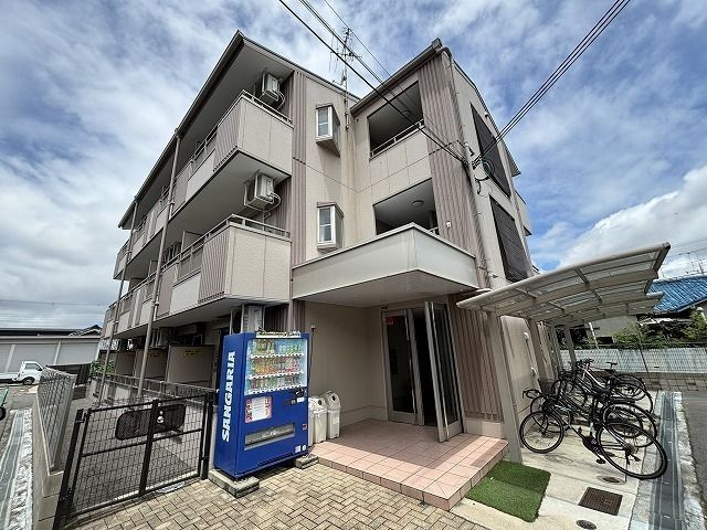 クリスタルマンションの外観画像