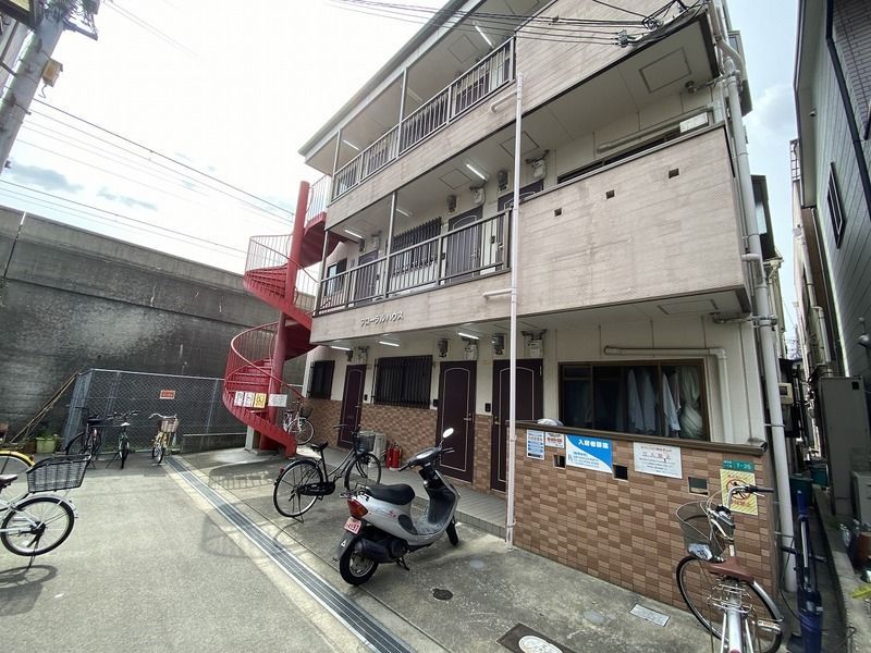 フローラルハウスの外観画像