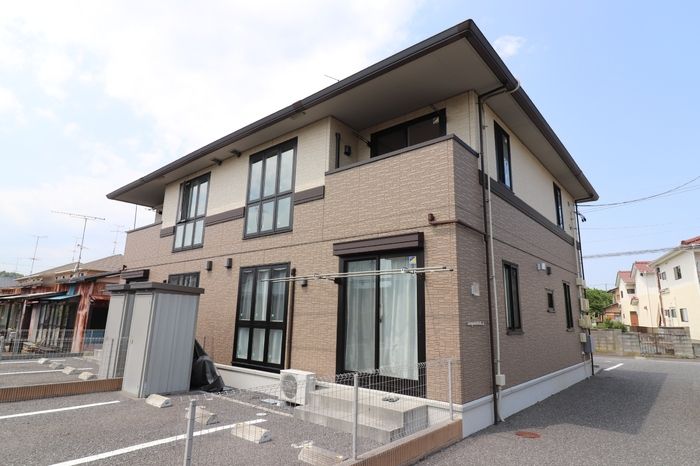 レスポワ－ル岡小名 Bの外観画像