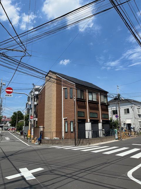 アバンサールの外観画像