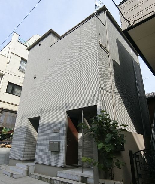 ルミナスフラット 3月入居可能の外観画像