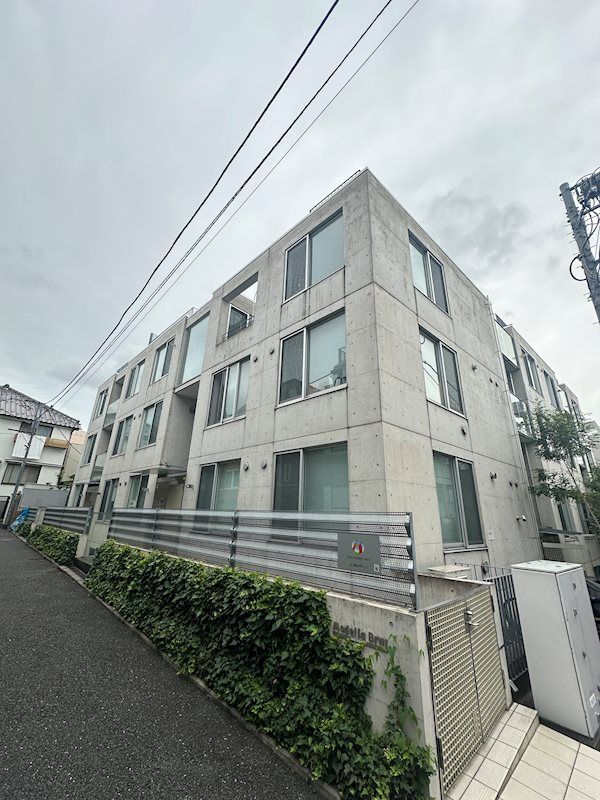Modelia Brut表参道の外観画像