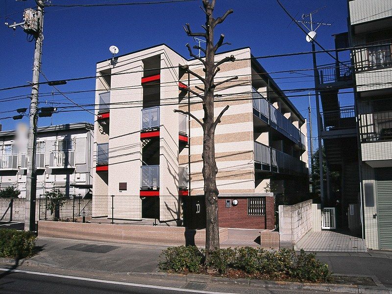レオパレス多摩ぶらーまの外観画像