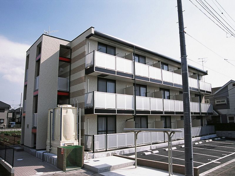 レオパレスAQUA REGIAの外観画像