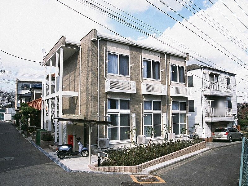 レオパレス横浜白根町の外観画像