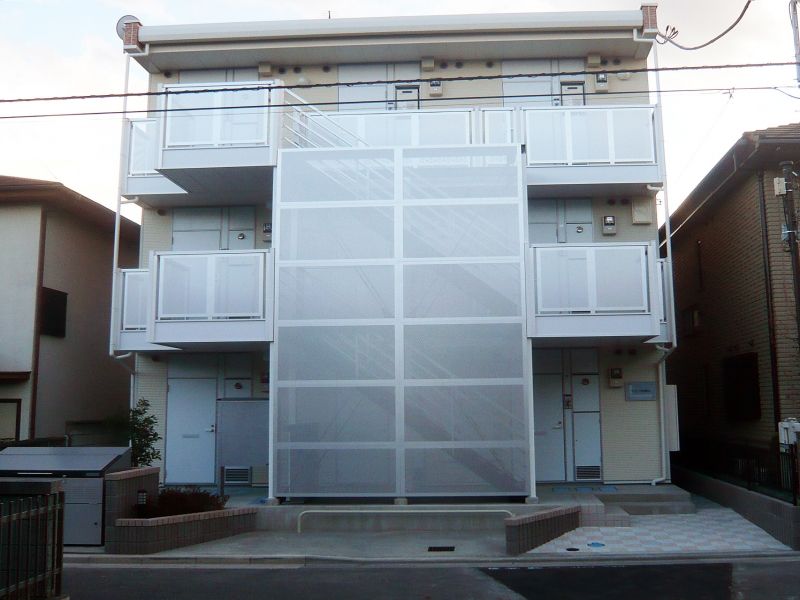 レオパレスアズール新都心の外観画像