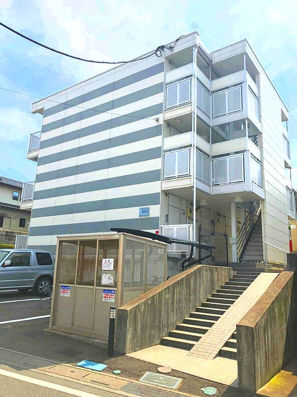レオパレスプレーヌIIIの外観画像