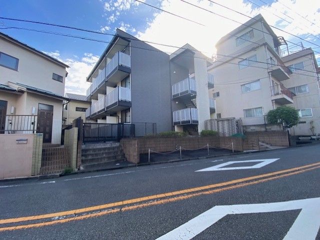 レオパレスB & Rの外観画像