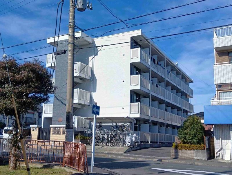 レオパレスYOSHIKOの外観画像