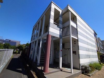 レオパレスプチフローラの外観画像