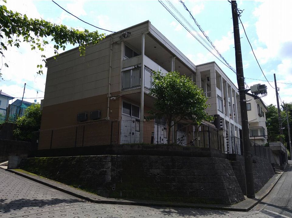 レオパレスヒルズ生田の外観画像